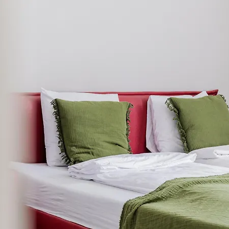 Flat In The Quiet Centre, Sleeps 6