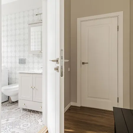Flat In The Quiet Centre, Sleeps 6 Appartement