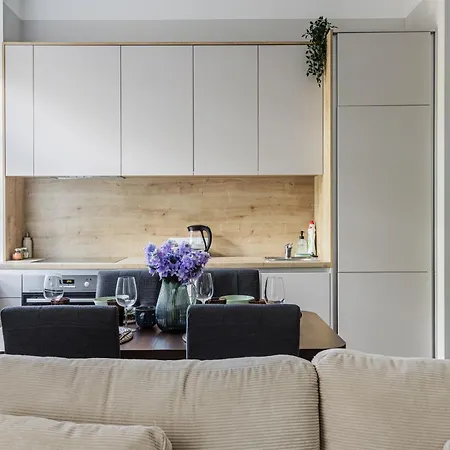 Flat In The Quiet Centre, Sleeps 6 *